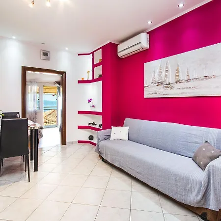 Lichtdurchflutetes Nur 500 Meter Zum Mit Meerblick, Grill, Parkplatz, Wifi Apartman Crikvenica