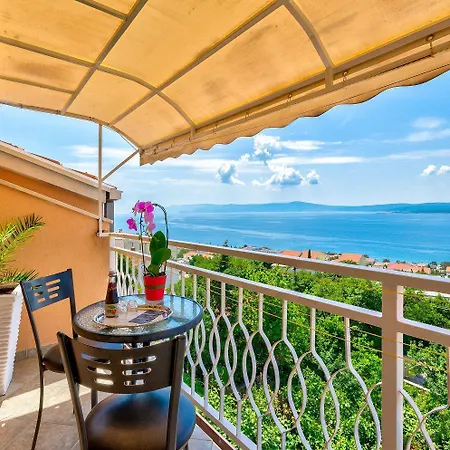 Lichtdurchflutetes Nur 500 Meter Zum Mit Meerblick, Grill, Parkplatz, Wifi Apartman Crikvenica