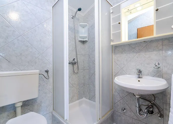 Lichtdurchflutetes Nur 500 Meter Zum Mit Meerblick, Grill, Parkplatz, Wifi Crikvenica